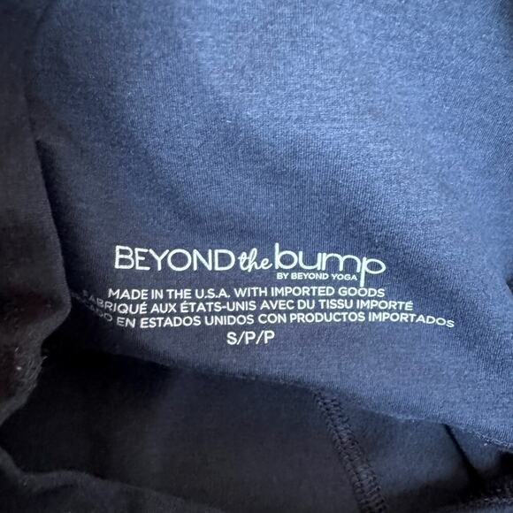 BEYOND THE BUMP Heather Navy Yoga Capri Leggings - Picture 3 of 5